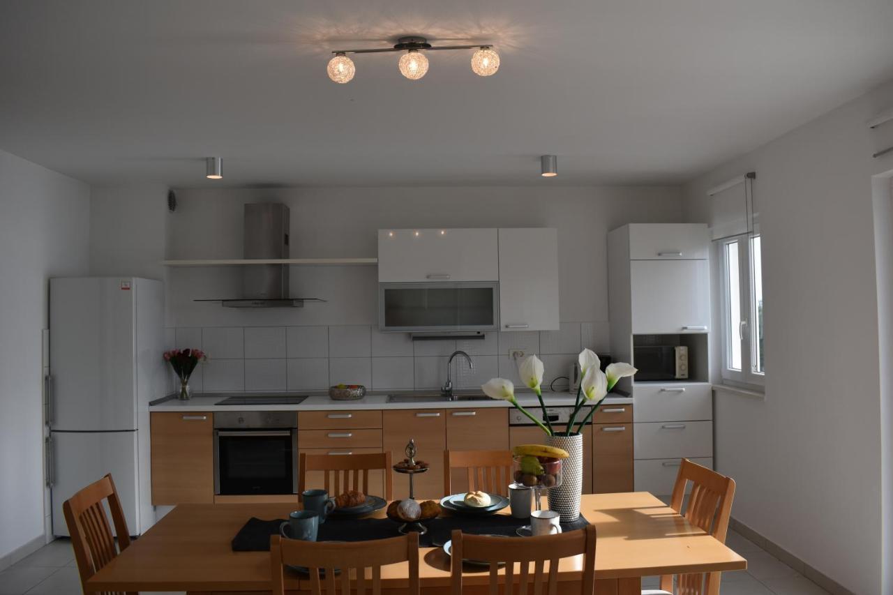 Apartments Villa Carica B&B Mimice Kültér fotó